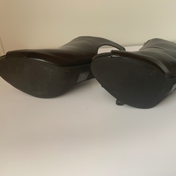 Moda Spana Heels Zip front Leather 9.5 - Picture 8 of 8